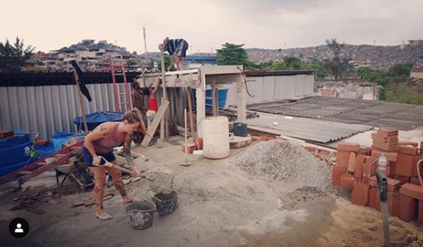 volunteer constructing site