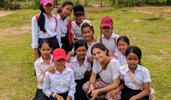 volunteer at cambodia school