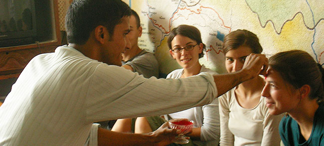 host family members welcoming volunteers
