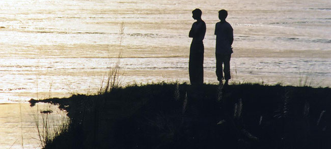 silhouette of volunteers