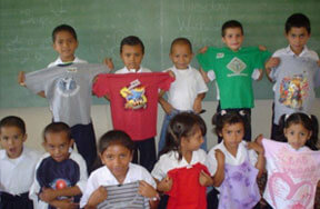 volunteers in Costa Rica orphanage