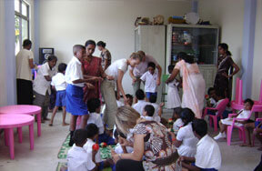 volunteers in Sri Lanka 