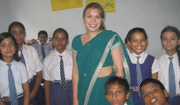 volunteer with students in school