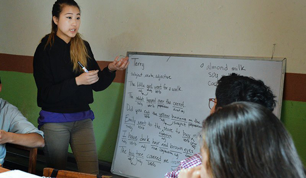 volunteer teaching basic english