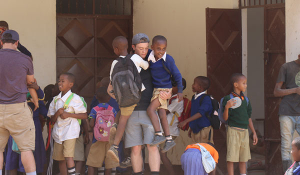 volunteer in tanzania school