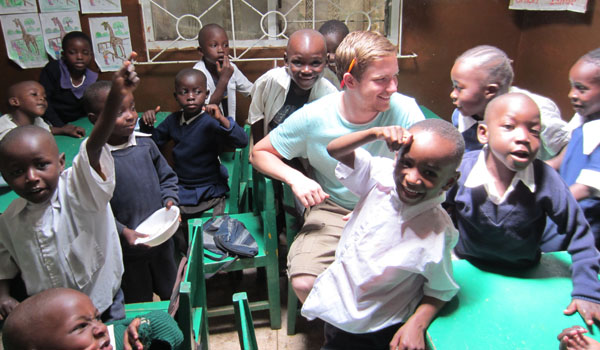 volunteer teaching students